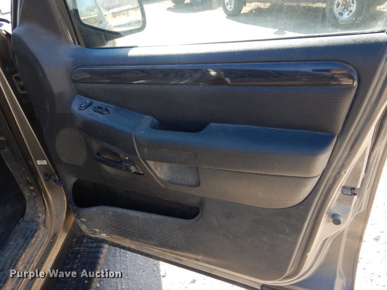 image for item KJ9532 2002 Ford Explorer  SUV