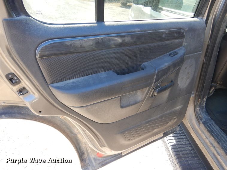 image for item KJ9532 2002 Ford Explorer  SUV