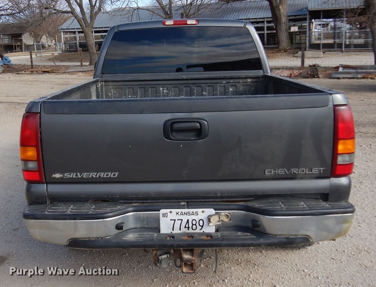 image for item KJ9533 2002 Chevrolet Silverado 1500  Ext. Cab pickup truck