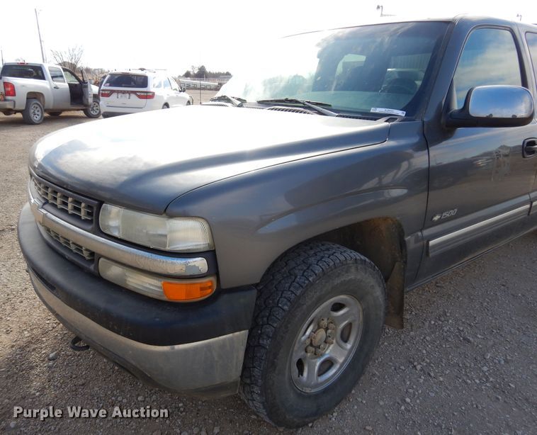 image for item KJ9533 2002 Chevrolet Silverado 1500  Ext. Cab pickup truck