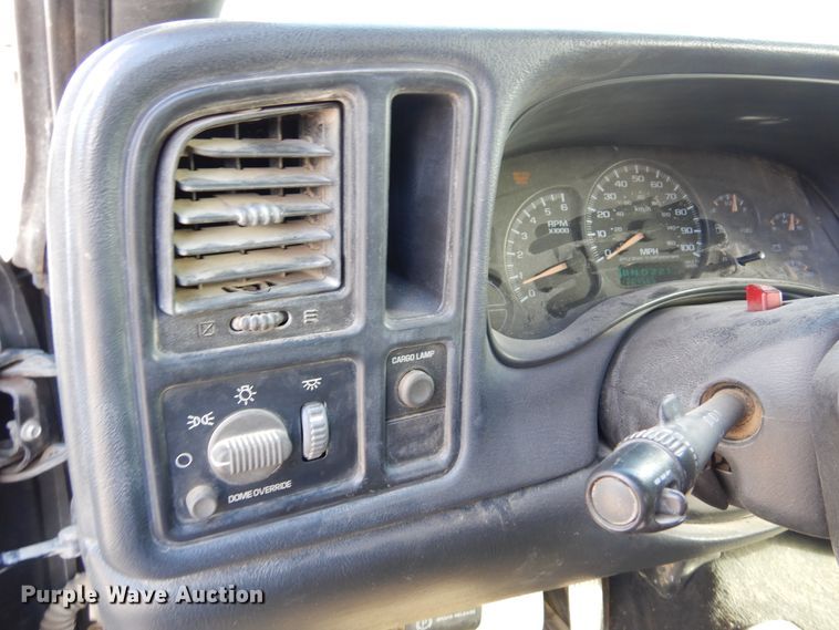 image for item KJ9533 2002 Chevrolet Silverado 1500  Ext. Cab pickup truck