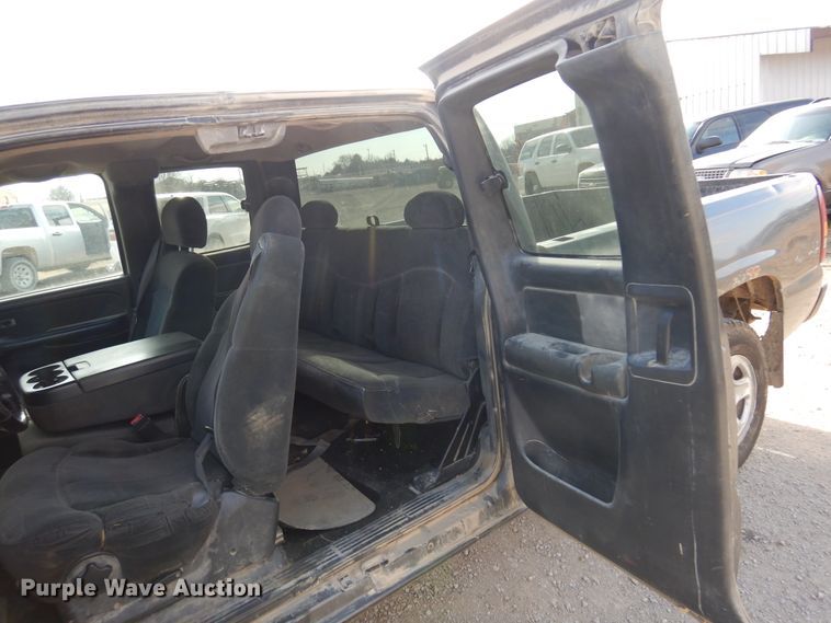 image for item KJ9533 2002 Chevrolet Silverado 1500  Ext. Cab pickup truck