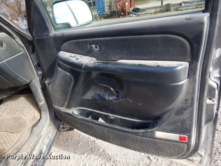 image for item KJ9533 2002 Chevrolet Silverado 1500  Ext. Cab pickup truck