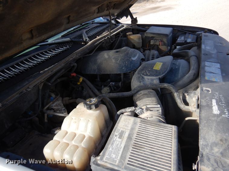 image for item KJ9533 2002 Chevrolet Silverado 1500  Ext. Cab pickup truck