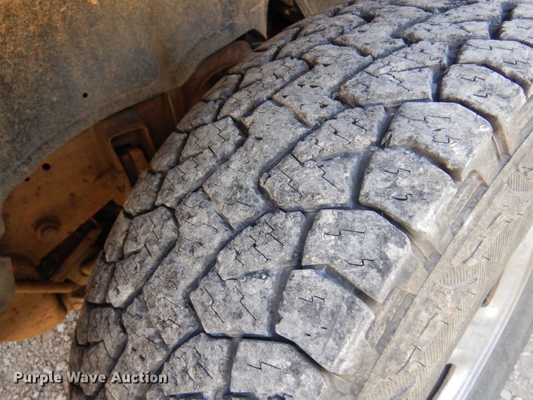 image for item KJ9533 2002 Chevrolet Silverado 1500  Ext. Cab pickup truck