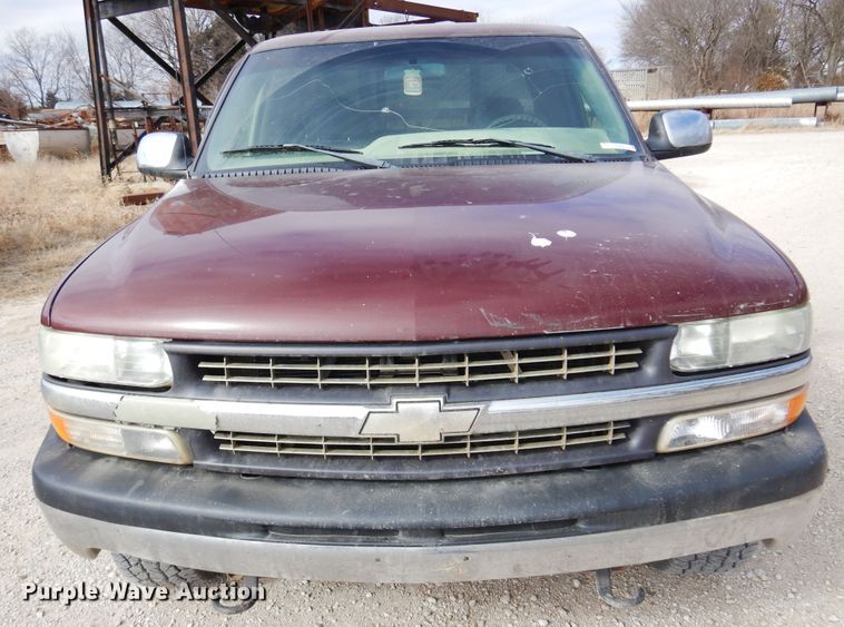 image for item KJ9534 2002 Chevrolet Silverado 1500  Ext. Cab pickup truck