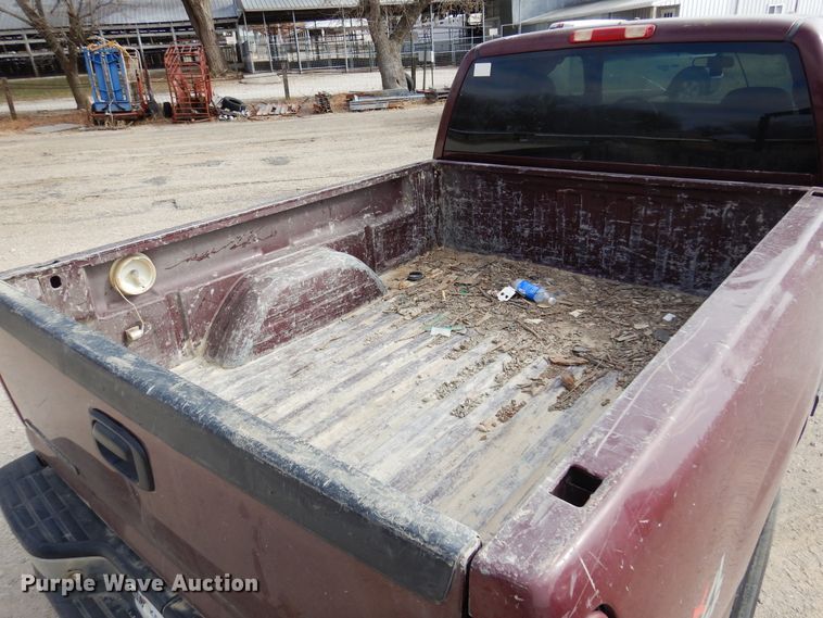 image for item KJ9534 2002 Chevrolet Silverado 1500  Ext. Cab pickup truck