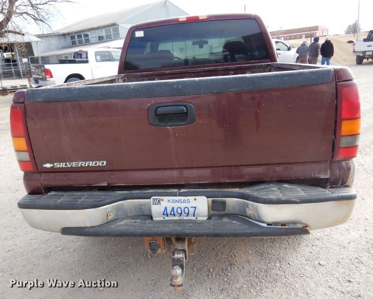 image for item KJ9534 2002 Chevrolet Silverado 1500  Ext. Cab pickup truck