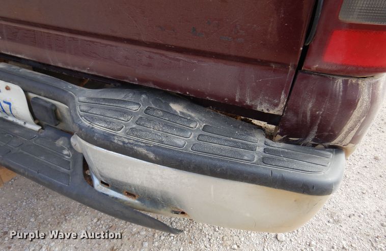 image for item KJ9534 2002 Chevrolet Silverado 1500  Ext. Cab pickup truck