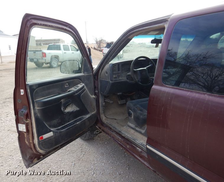 image for item KJ9534 2002 Chevrolet Silverado 1500  Ext. Cab pickup truck