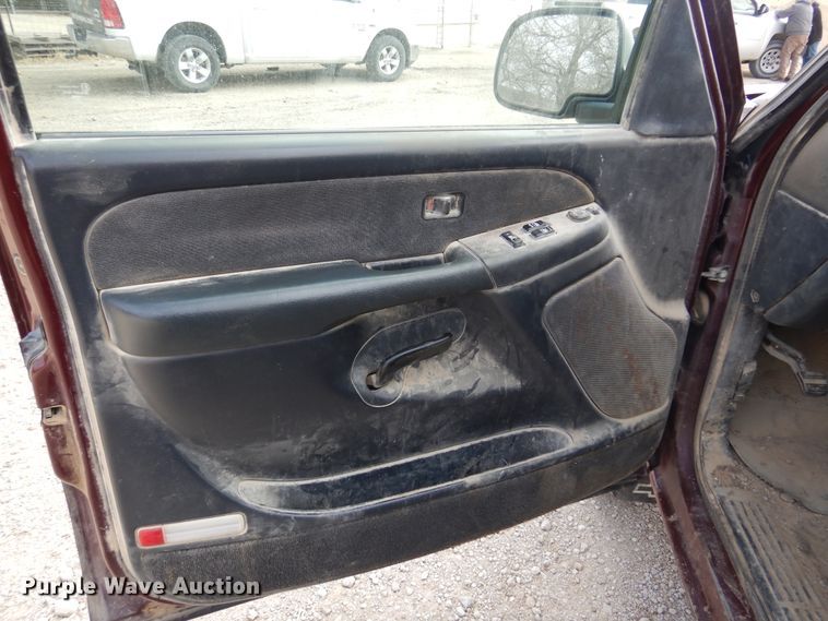 image for item KJ9534 2002 Chevrolet Silverado 1500  Ext. Cab pickup truck