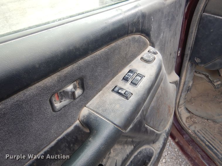 image for item KJ9534 2002 Chevrolet Silverado 1500  Ext. Cab pickup truck