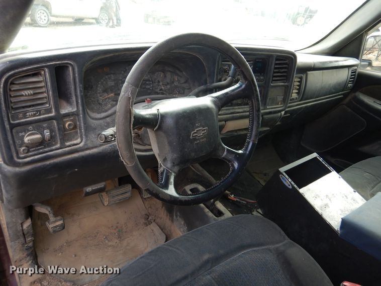 image for item KJ9534 2002 Chevrolet Silverado 1500  Ext. Cab pickup truck