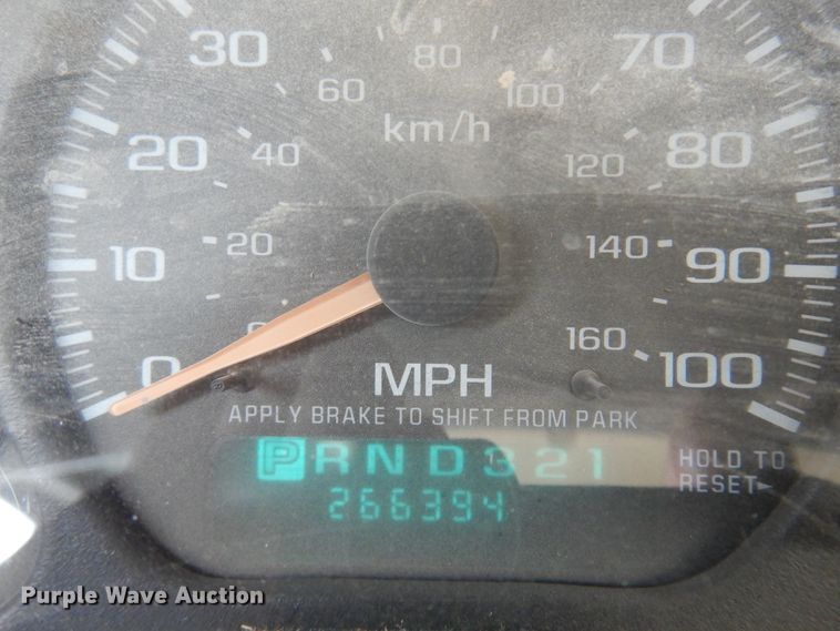 image for item KJ9534 2002 Chevrolet Silverado 1500  Ext. Cab pickup truck