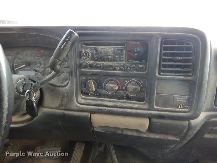 image for item KJ9534 2002 Chevrolet Silverado 1500  Ext. Cab pickup truck