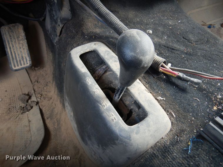 image for item KJ9534 2002 Chevrolet Silverado 1500  Ext. Cab pickup truck