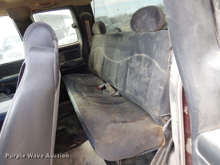 image for item KJ9534 2002 Chevrolet Silverado 1500  Ext. Cab pickup truck