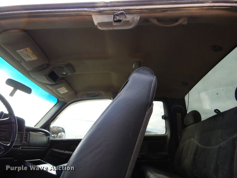 image for item KJ9534 2002 Chevrolet Silverado 1500  Ext. Cab pickup truck