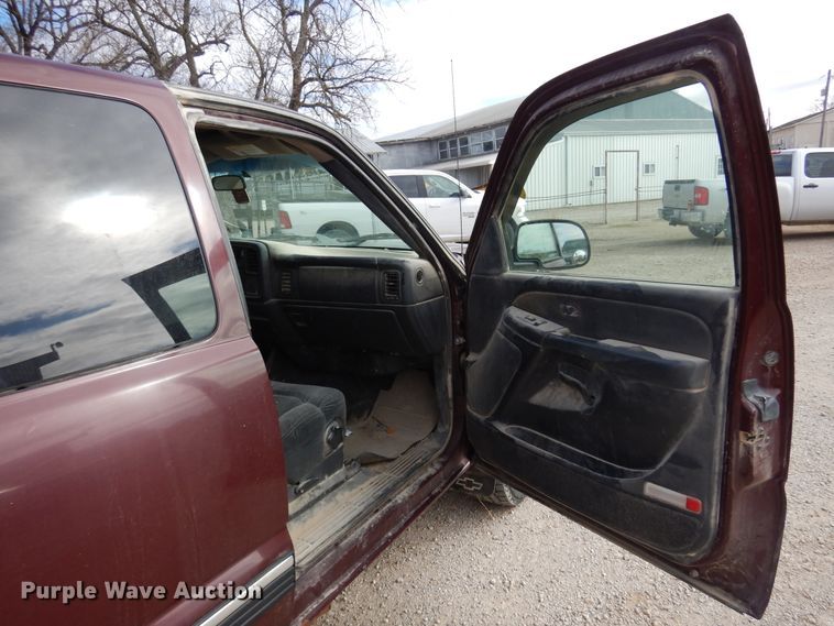 image for item KJ9534 2002 Chevrolet Silverado 1500  Ext. Cab pickup truck