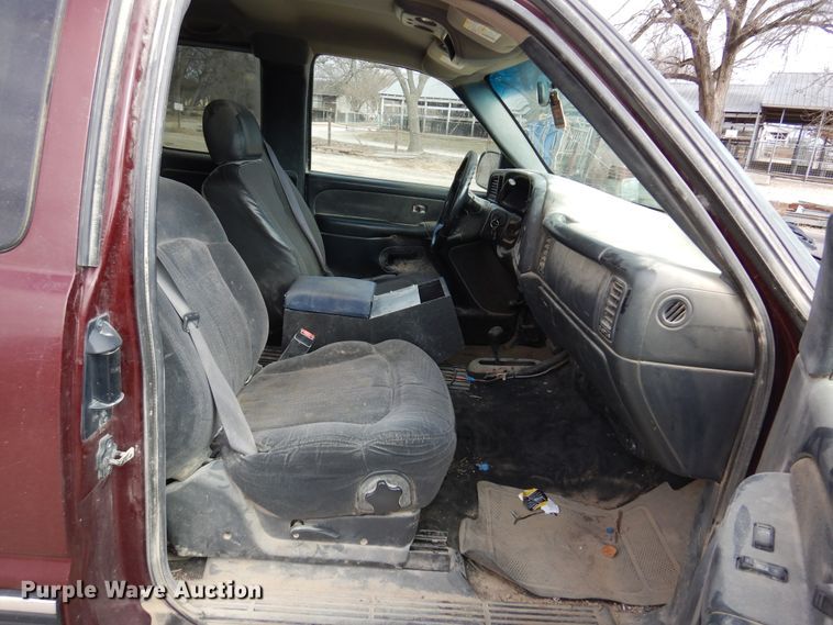 image for item KJ9534 2002 Chevrolet Silverado 1500  Ext. Cab pickup truck