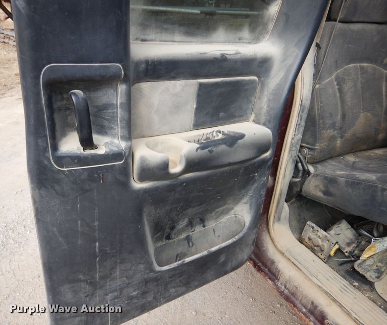 image for item KJ9534 2002 Chevrolet Silverado 1500  Ext. Cab pickup truck