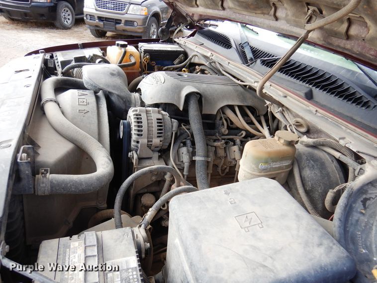 image for item KJ9534 2002 Chevrolet Silverado 1500  Ext. Cab pickup truck