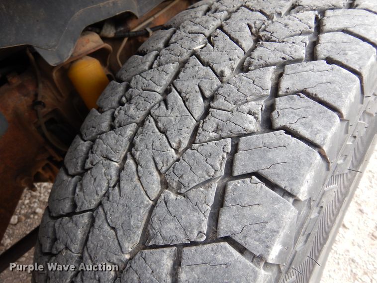 image for item KJ9534 2002 Chevrolet Silverado 1500  Ext. Cab pickup truck