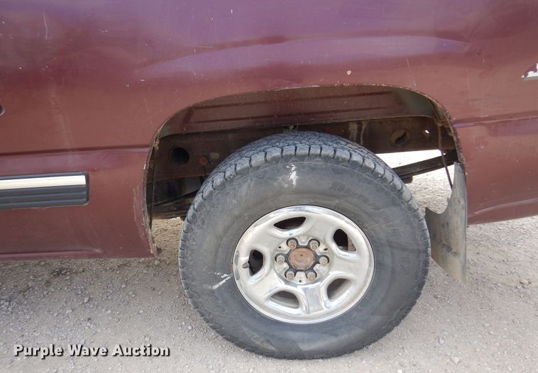 image for item KJ9534 2002 Chevrolet Silverado 1500  Ext. Cab pickup truck