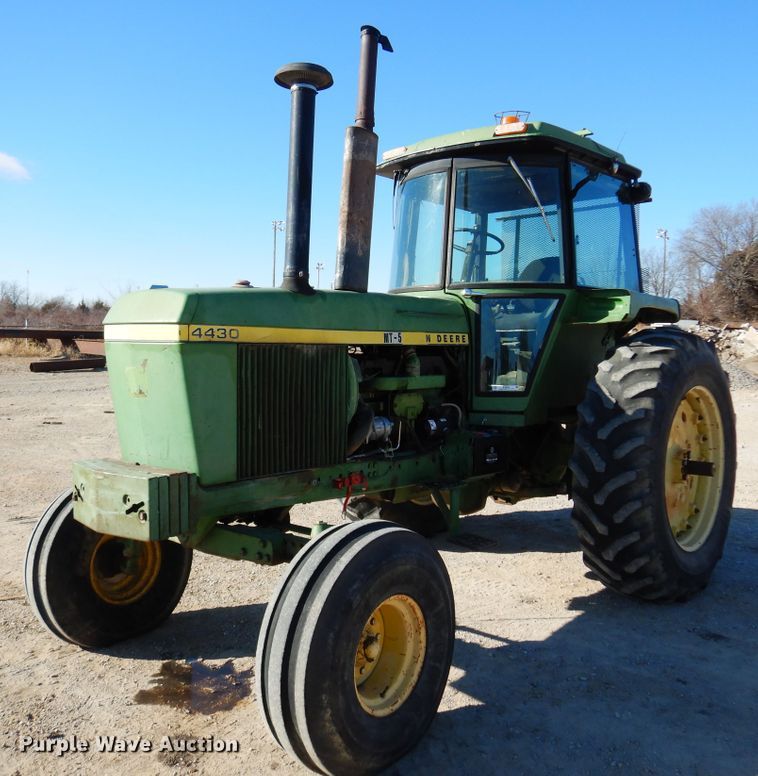 image for item KJ9535 1974 John Deere 4430  tractor
