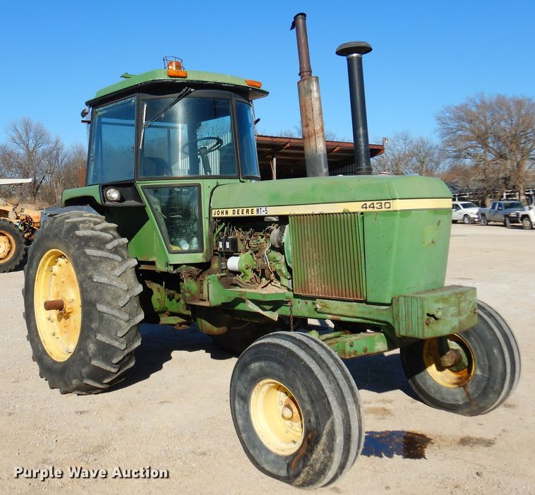 image for item KJ9535 1974 John Deere 4430  tractor