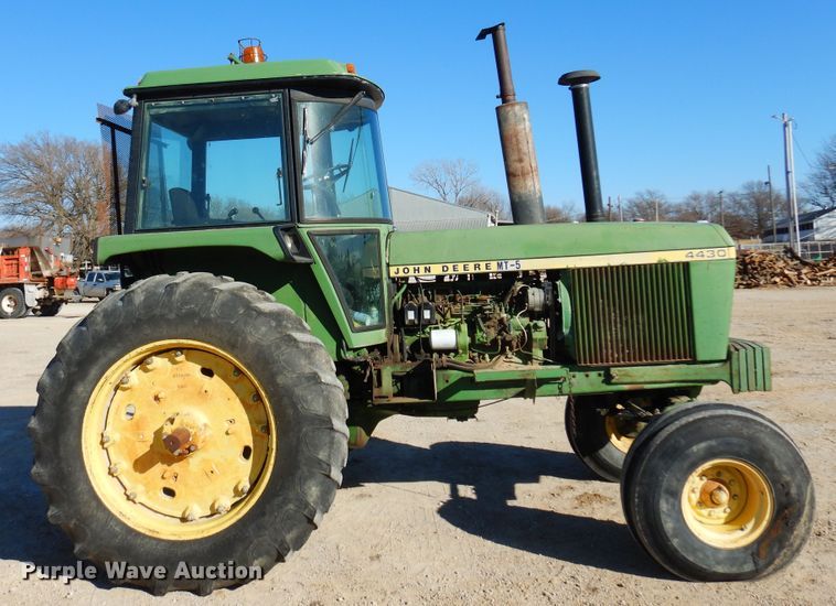 image for item KJ9535 1974 John Deere 4430  tractor