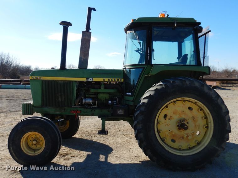 image for item KJ9535 1974 John Deere 4430  tractor