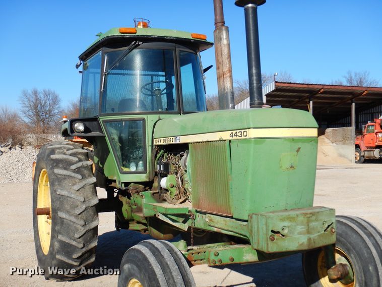 image for item KJ9535 1974 John Deere 4430  tractor