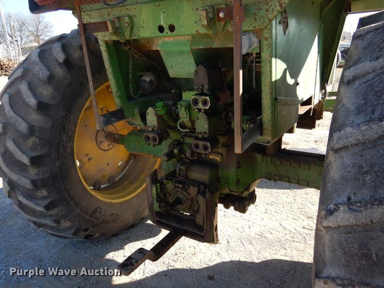 image for item KJ9535 1974 John Deere 4430  tractor