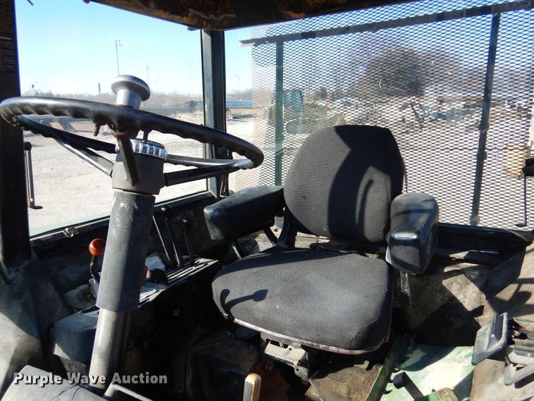 image for item KJ9535 1974 John Deere 4430  tractor