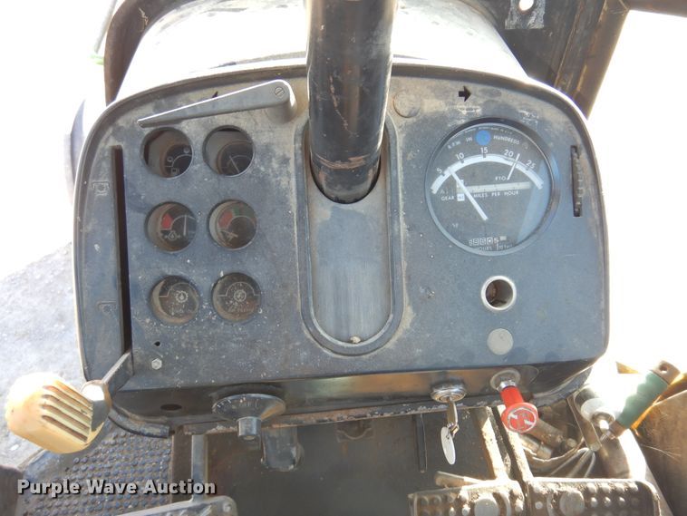 image for item KJ9535 1974 John Deere 4430  tractor