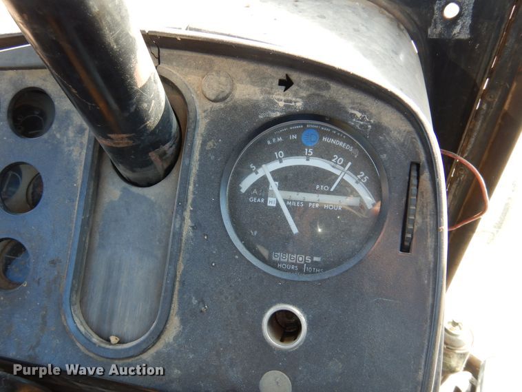 image for item KJ9535 1974 John Deere 4430  tractor