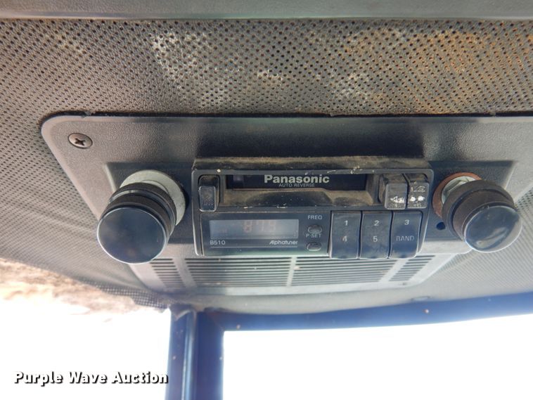 image for item KJ9535 1974 John Deere 4430  tractor