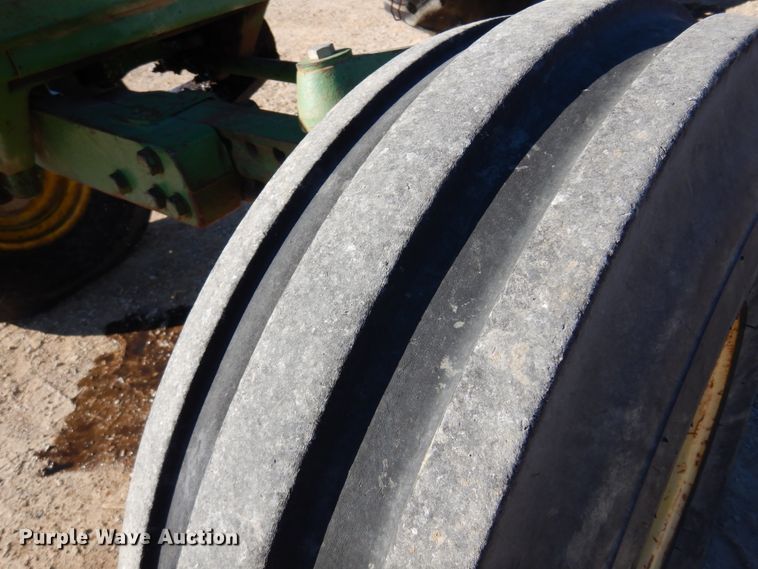 image for item KJ9535 1974 John Deere 4430  tractor