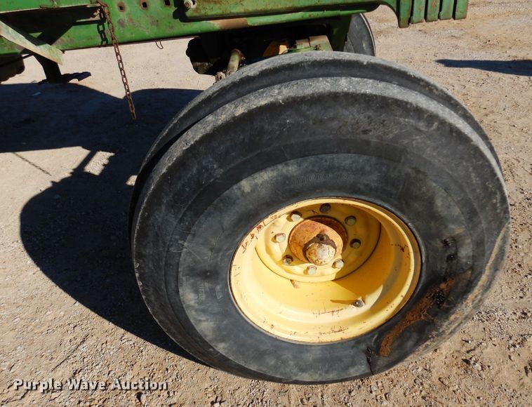 image for item KJ9535 1974 John Deere 4430  tractor