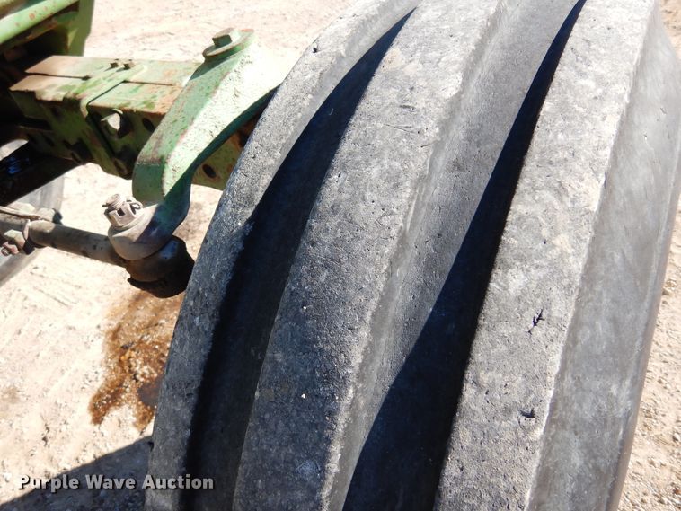 image for item KJ9535 1974 John Deere 4430  tractor