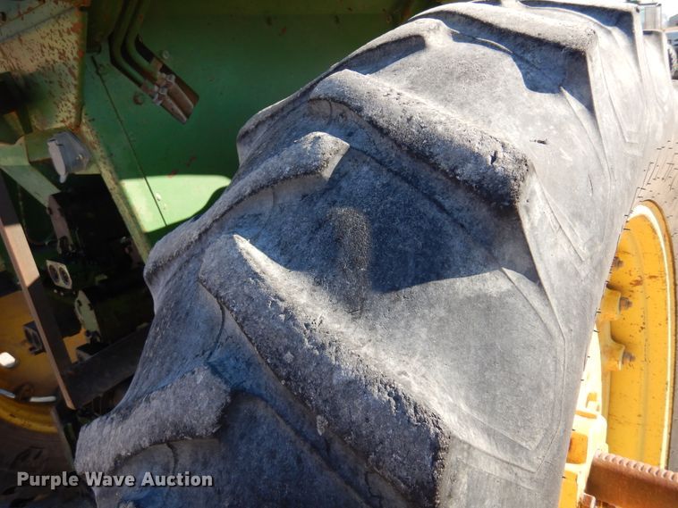 image for item KJ9535 1974 John Deere 4430  tractor