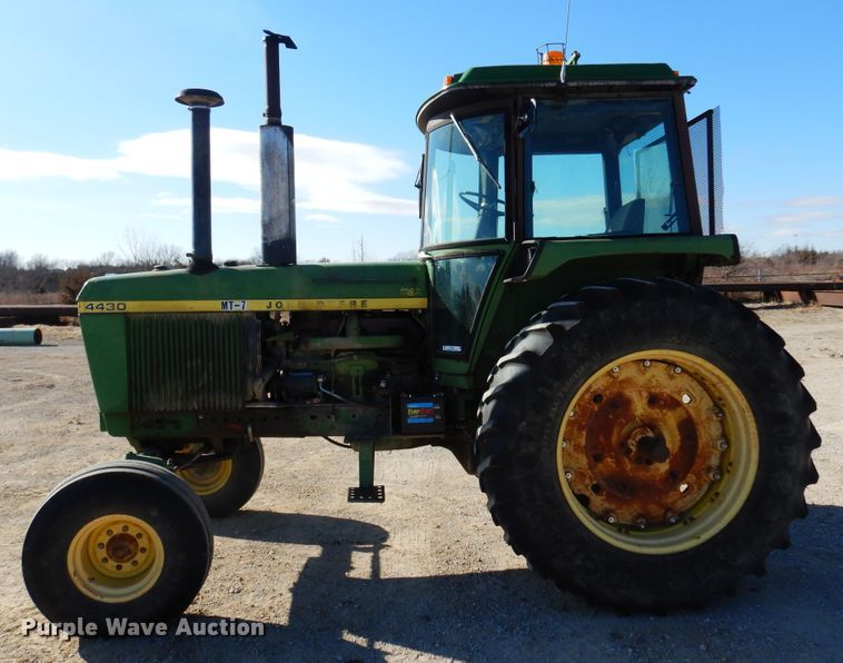 image for item KJ9536 1977 John Deere 4430  tractor