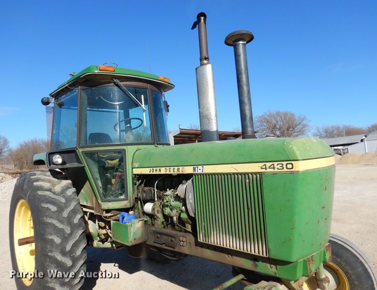 image for item KJ9536 1977 John Deere 4430  tractor