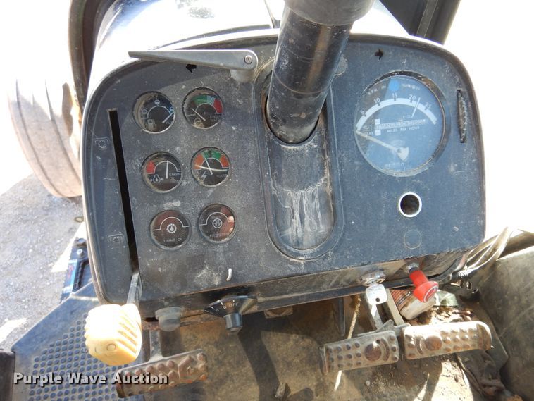 image for item KJ9536 1977 John Deere 4430  tractor