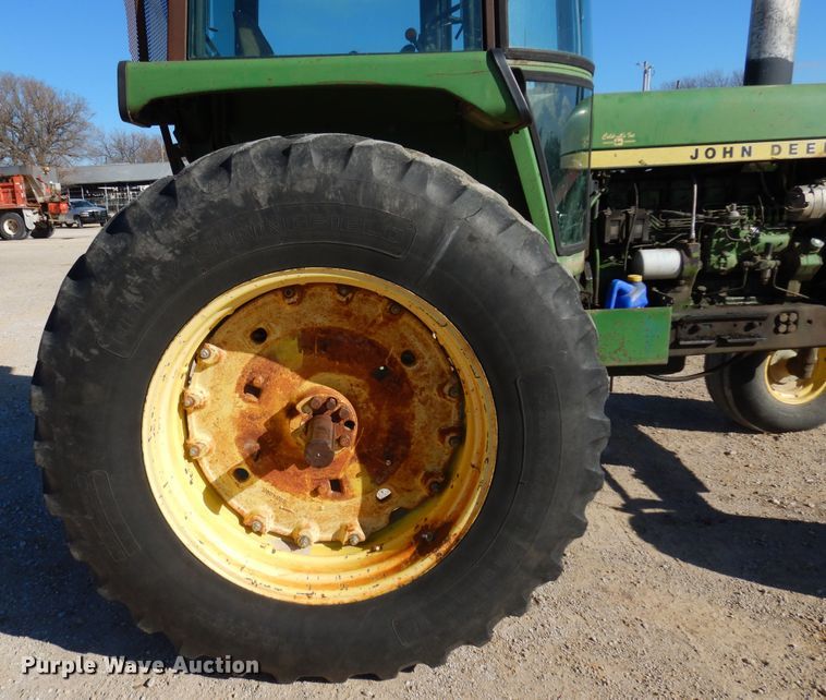 image for item KJ9536 1977 John Deere 4430  tractor