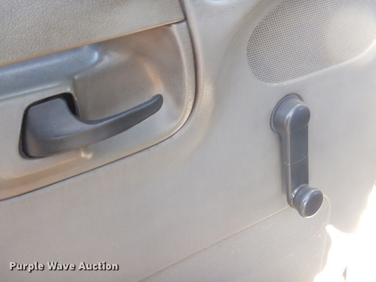 image for item KS9287 2003 Ford E450 Starcraft  shuttle bus