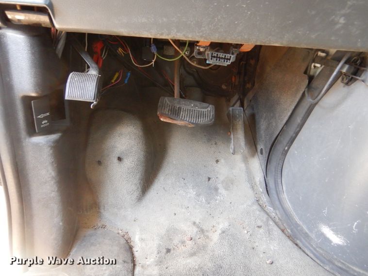 image for item KS9287 2003 Ford E450 Starcraft  shuttle bus