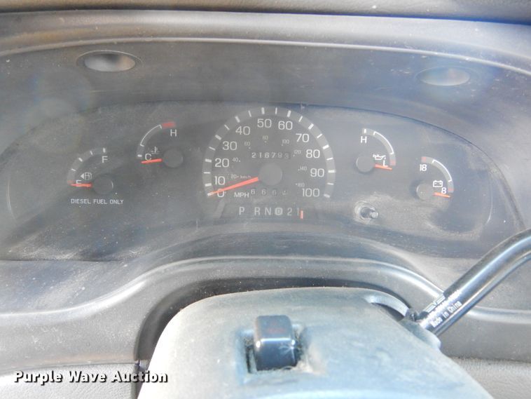 image for item KS9287 2003 Ford E450 Starcraft  shuttle bus