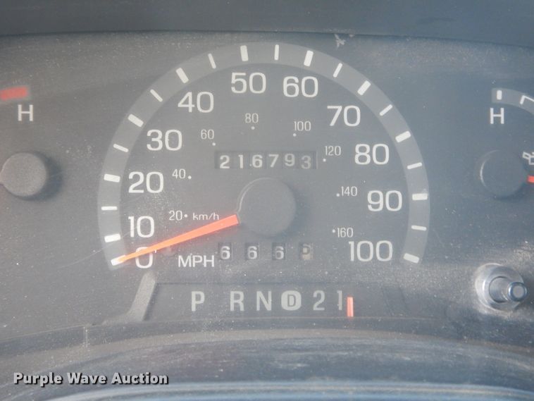 image for item KS9287 2003 Ford E450 Starcraft  shuttle bus